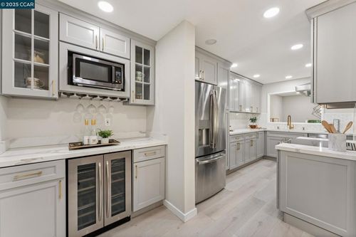 332 Kinross Dr, Walnut Creek, CA, 94598-2108 | Card Image