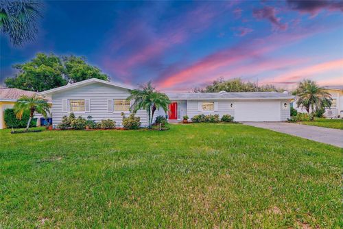 1847 Oak Lake Dr, CLEARWATER, FL, 33764-4643 | Card Image