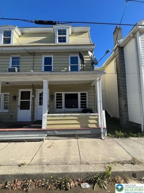 505 Rolling Mill Ave, Tamaqua, PA, 18252-1423 | Card Image