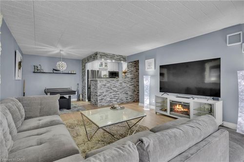 107-80 Breckenridge Dr, Kitchener, ON, N2B2N9 | Card Image