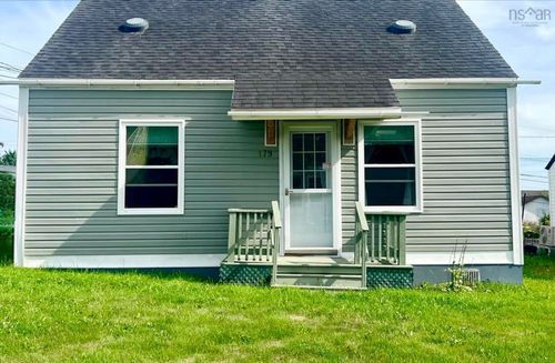 179 Elm St, Pictou, NS, B0K1H0 | Card Image