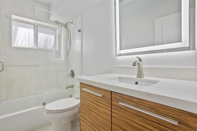 APT-108 - 4000 Ne 170 Th St, Condo with 3 bedrooms, 2 bathrooms and null parking in North Miami Beach FL | Image 18