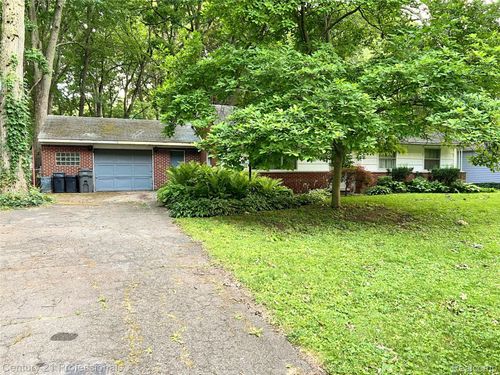 21900 Ulrich St, Clinton Township, MI, 48036-2644 | Card Image