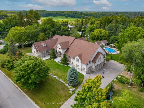 2 Kingswood Dr, King City, ON, L7B1K8 | Card Image