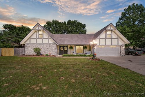403 Susan Ave, Wagoner, OK, 74467-4837 | Card Image