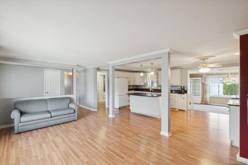 47501 Nita Dr, Shelby Township, MI, 48317-3441 | Card Image