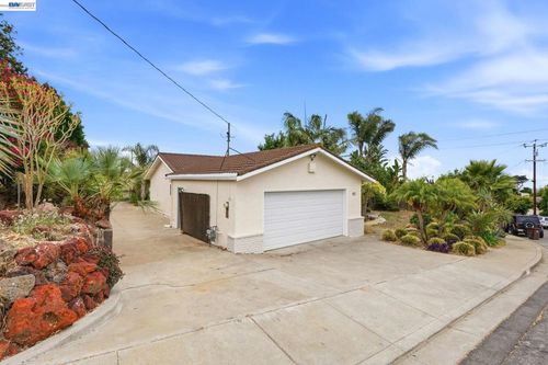 92 Welle Rd, Crockett, CA, 94525-1559 | Card Image