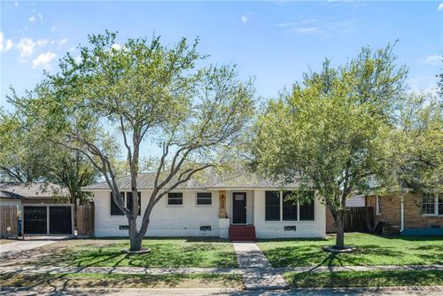 613 Hopper Dr, Corpus Christi, TX, 78411-2363 | Card Image