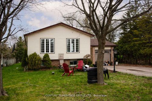 70 Dorothy Ave, Sutton West, ON, L0E1R0 | Card Image