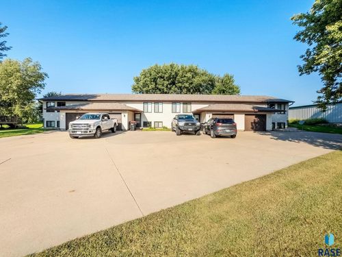 1505 E Cedar Cir Circle, Brandon, SD, 57005 | Card Image