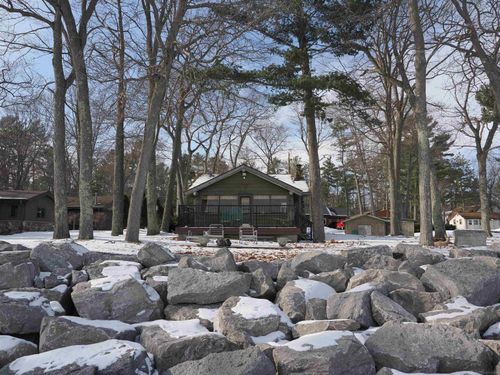 940 Huron St, East Tawas, MI, 48730-9535 | Card Image