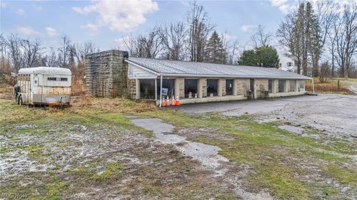 9580 & 9582 North Ridge Road, Geneva, OH, 44041 | Card Image