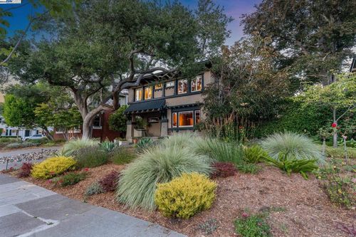 1250 Bay St, Alameda, CA, 94501-3914 | Card Image