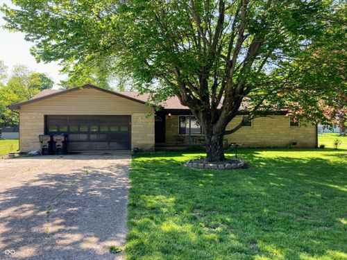 8410 Woodlawn Dr, Martinsville, IN, 46151-7627 | Card Image