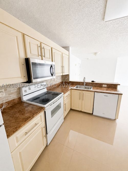204-10131 W Sunrise Blvd, Plantation, FL, 33322-5673 | Card Image