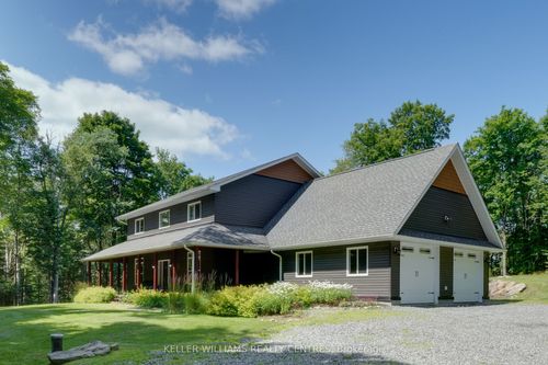 96 Lindgren Rd E, Huntsville, ON, P1H1Y6 | Card Image