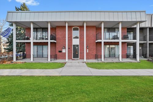 4d-9812 S Karlov Ave, Oak Lawn, IL, 60453-3456 | Card Image