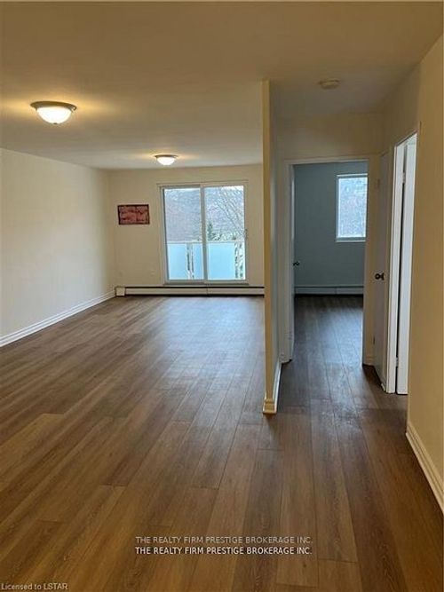 211-583 Mornington Ave, London, ON, N5Y3E9 | Card Image