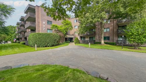102-917 Vose Dr, Gurnee, IL, 60031-3148 | Card Image