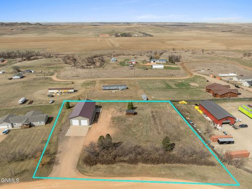 13 Sunrise Estates Rd, Watford City, ND, 58854-9267 | Card Image