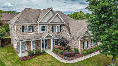 7002 Greystone Ln Se, Owens Cross Roads, AL, 35763-8661 | Card Image