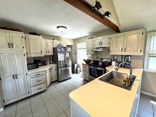 500 Chandler Rd, White River Junction, VT, 05001-9595 | Card Image
