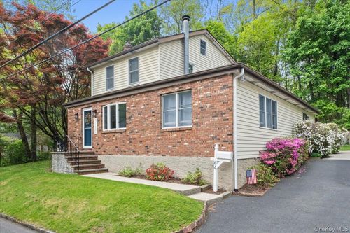 64 Woodfield Ter, Tarrytown, NY, 10591-5019 | Card Image