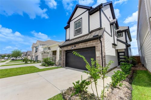 21106 Garden Palm Dr, Cypress, TX, 77433-7423 | Card Image