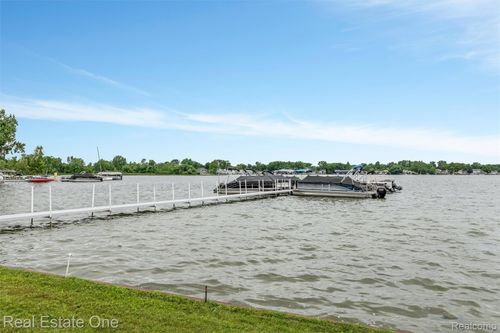 unit-212-1127 S Lake Dr, Novi, MI, 48377-1817 | Card Image