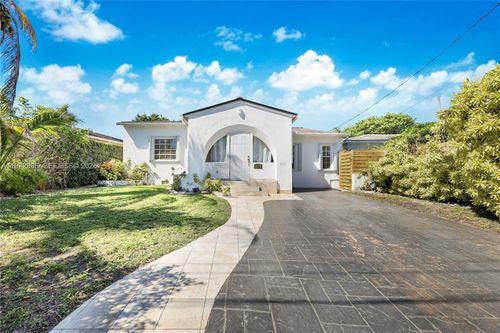 9056 Emerson Ave, Surfside, FL, 33154-3214 | Card Image