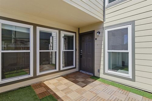 1020 W Mcnesse Street, Lake Charles, LA, 70605 | Card Image