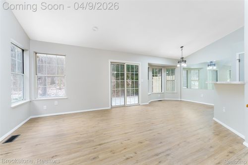 886 Whisperwood Trl, Fenton, MI, 48430-2276 | Card Image