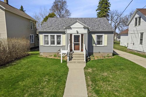 2116 10th Avenue, Menominee, MI, 49858 | Card Image