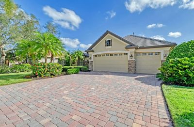 Paver Driveway - 3 Car Garage | Image 3