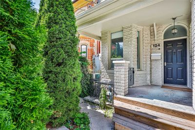 MAIN - 124 Argyle St, Home with 1 bedrooms, 1 bathrooms and 1 parking in Toronto ON | Image 2