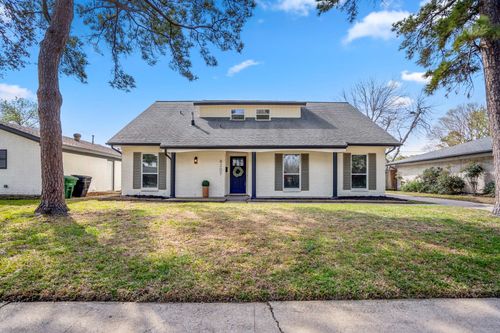 8207 Langdon Ln, Houston, TX, 77036-6821 | Card Image