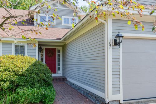 107 Peaked Hill Rd, Hopkinton, NH, 03229-2406 | Card Image