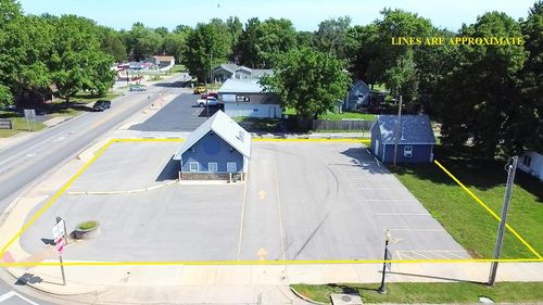 102 N Park St, Sesser, IL, 62884-1328 | Card Image