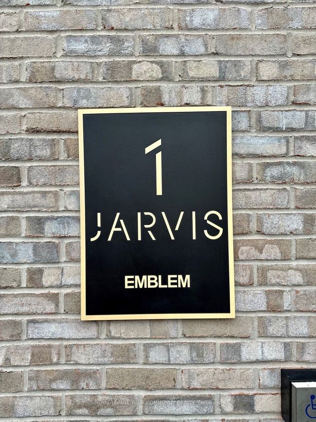 421 - 1 Jarvis St, Condo with 1 bedrooms, 1 bathrooms and null parking in Hamilton ON | Image 4