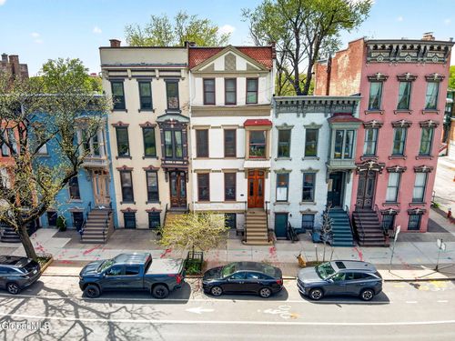 490 Madison Avenue, Albany, NY, 12208 | Card Image
