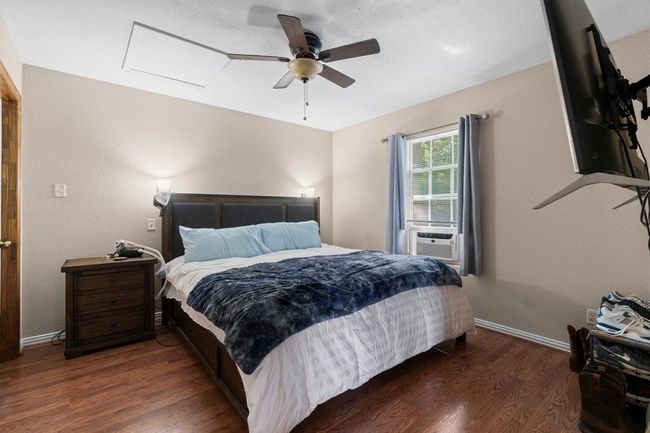 Guest house bedroom and large walk in closet. | Image 40