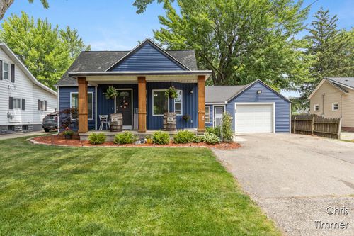 453 Lincoln St, Coopersville, MI, 49404-1224 | Card Image