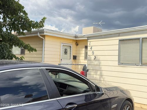 1402 Hawaii Avenue, Alamogordo, NM, 88310 | Card Image