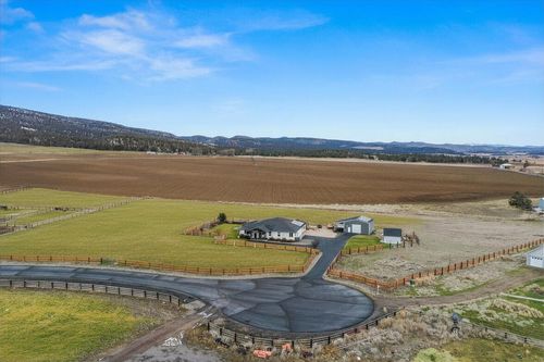 8933 Nw Elizabeth Way, Prineville, OR, 97754-7540 | Card Image