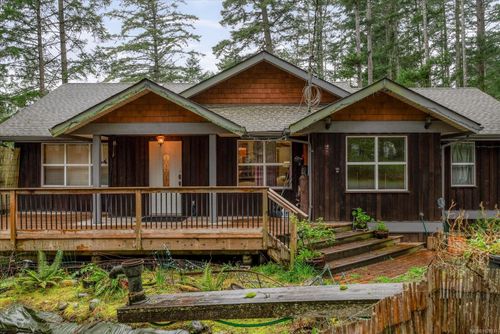 685 Rollo Rd, Gabriola, BC, V0R1X3 | Card Image