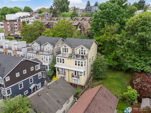 129 A 26th Ave E, Seattle, WA, 98112-5408 | Card Image