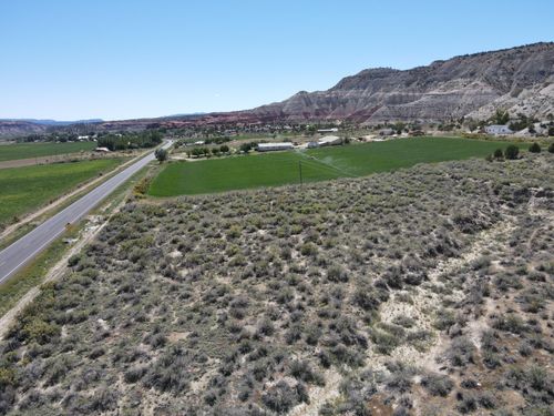 629 N Highway 12, Cannonville, UT, 84718-7719 | Card Image