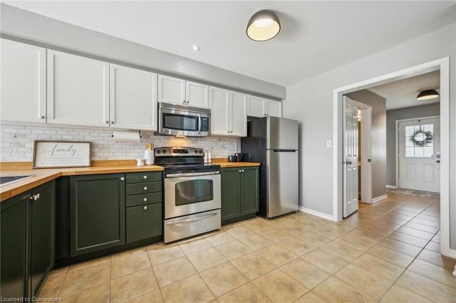 184 Norwich Rd, Townhouse with 3 bedrooms, 3 bathrooms and 3 parking in Breslau ON | Image 9
