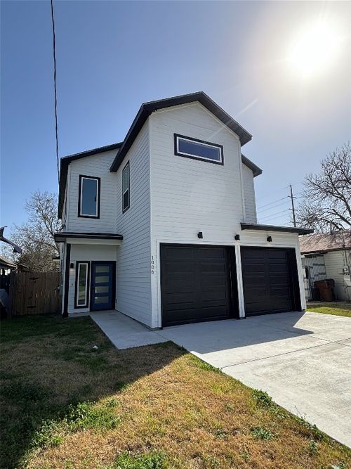 1006 4th St, Lockhart, TX, 78644-3722 | Card Image