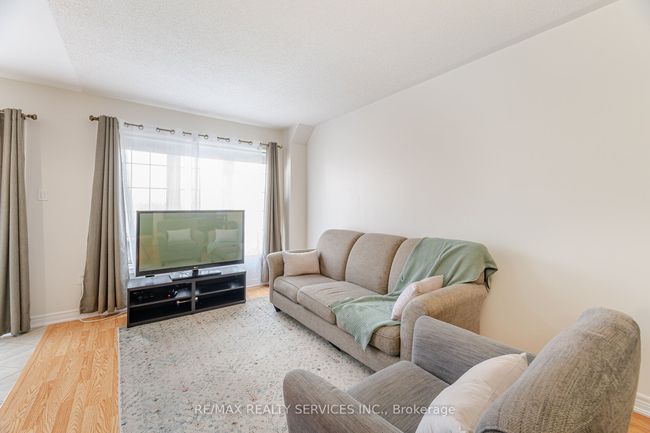 21 Cedarbrook Rd, House attached with 3 bedrooms, 3 bathrooms and 1 parking in Brampton ON | Image 10